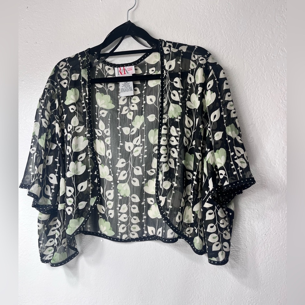 Vintage 1980 R&K Black and White Floral Cape Size 22W
